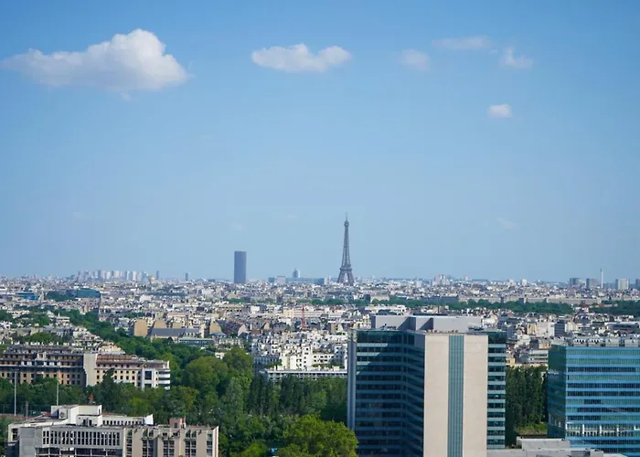 Vue Panoramique Sur Paris : Sublime Appartement Au Centre De Courbevoie